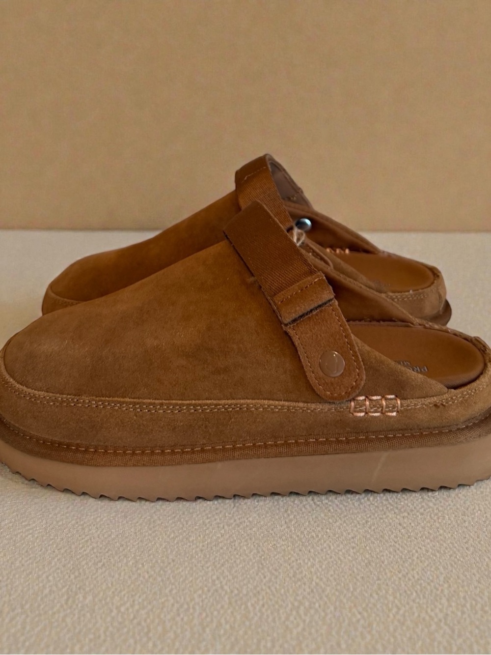 Cloud Genuine Suede Clogs - Brand New With Tags - US Size 8 (UK 6)